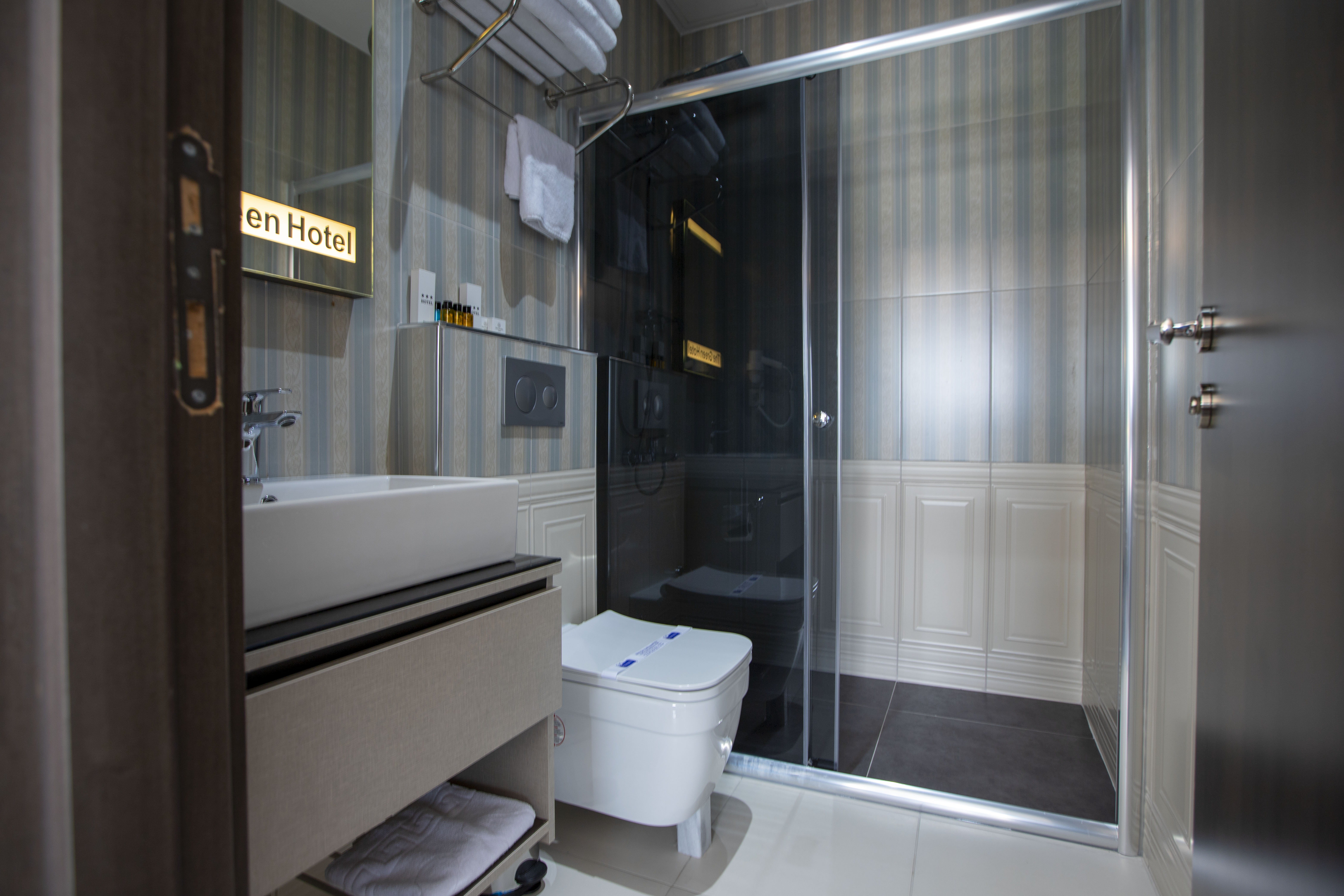 Büyük Çift Kişilik Oda