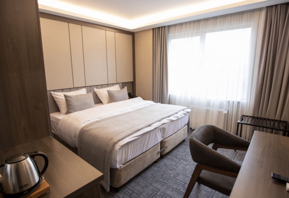 Büyük Çift Kişilik Oda